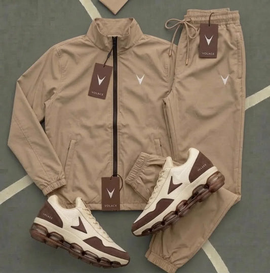 Conjunto Corta-Vento Velaro Camel — jaqueta corta-vento impermeável + calça jogger